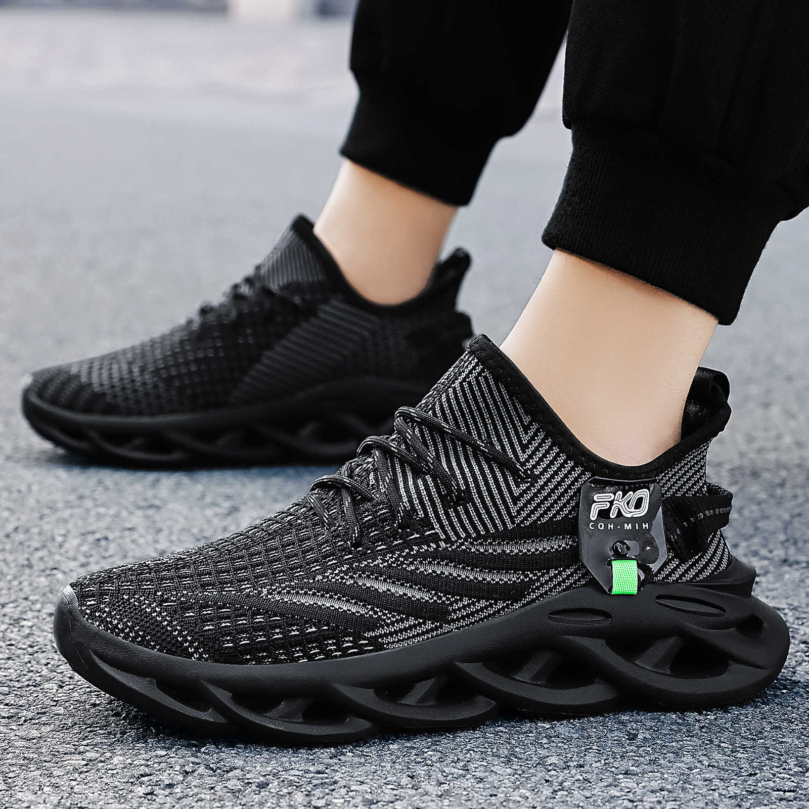 Men's Breathable Knit Sneakers - Knit Fabric Lace Up Sneakers ulasan dan harga